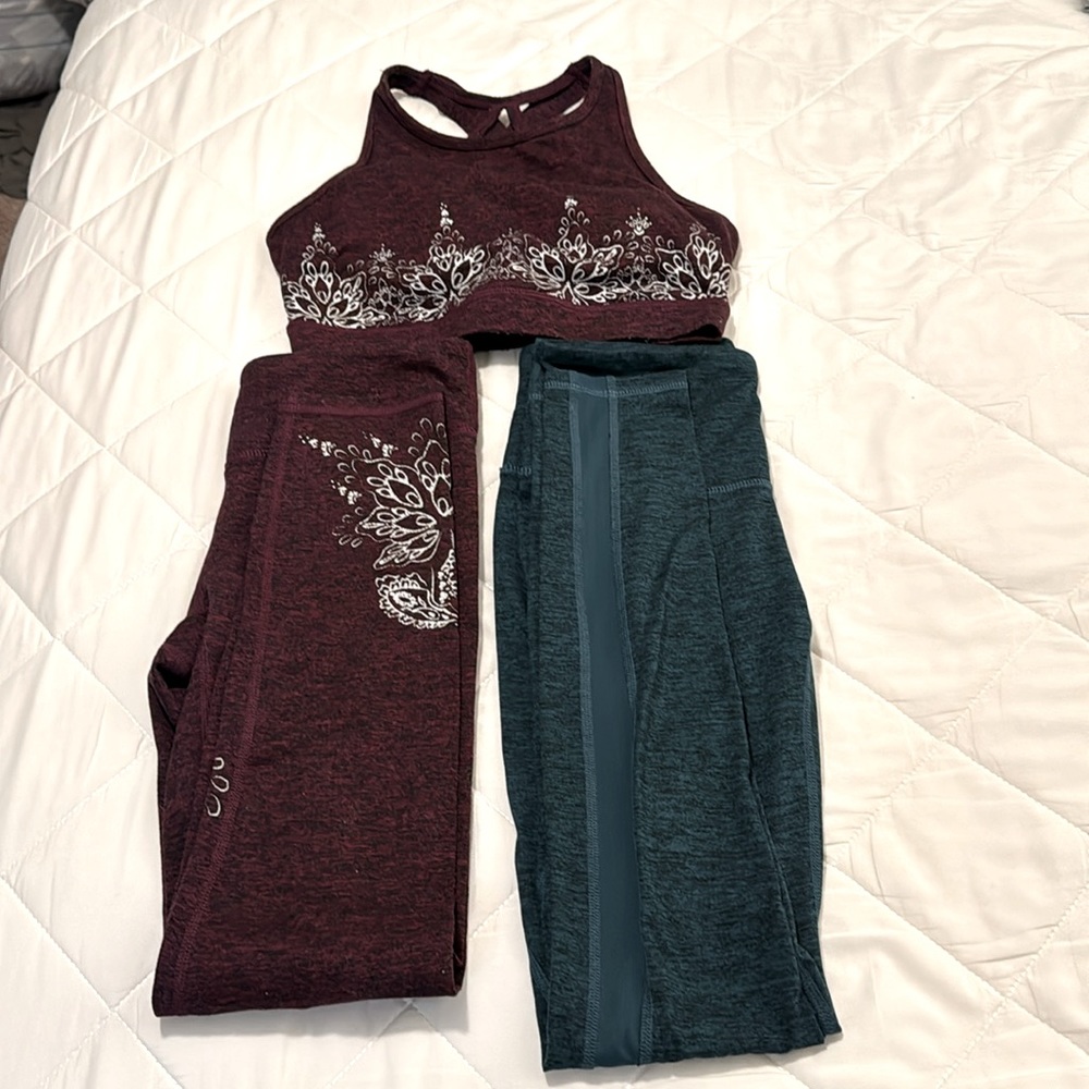 Lot of 2 Gaiam leggings with one matching sport bra